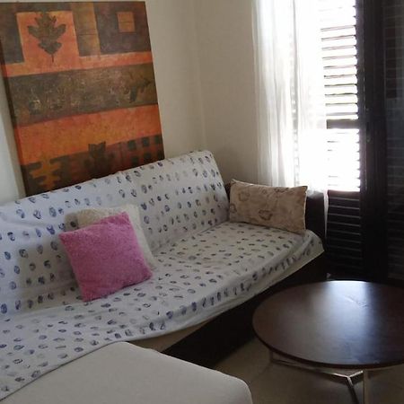 2 Bedroom Apartment In Makenzi 라르나카 외부 사진