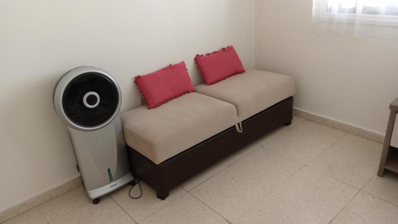 2 Bedroom Apartment In Makenzi 라르나카 외부 사진