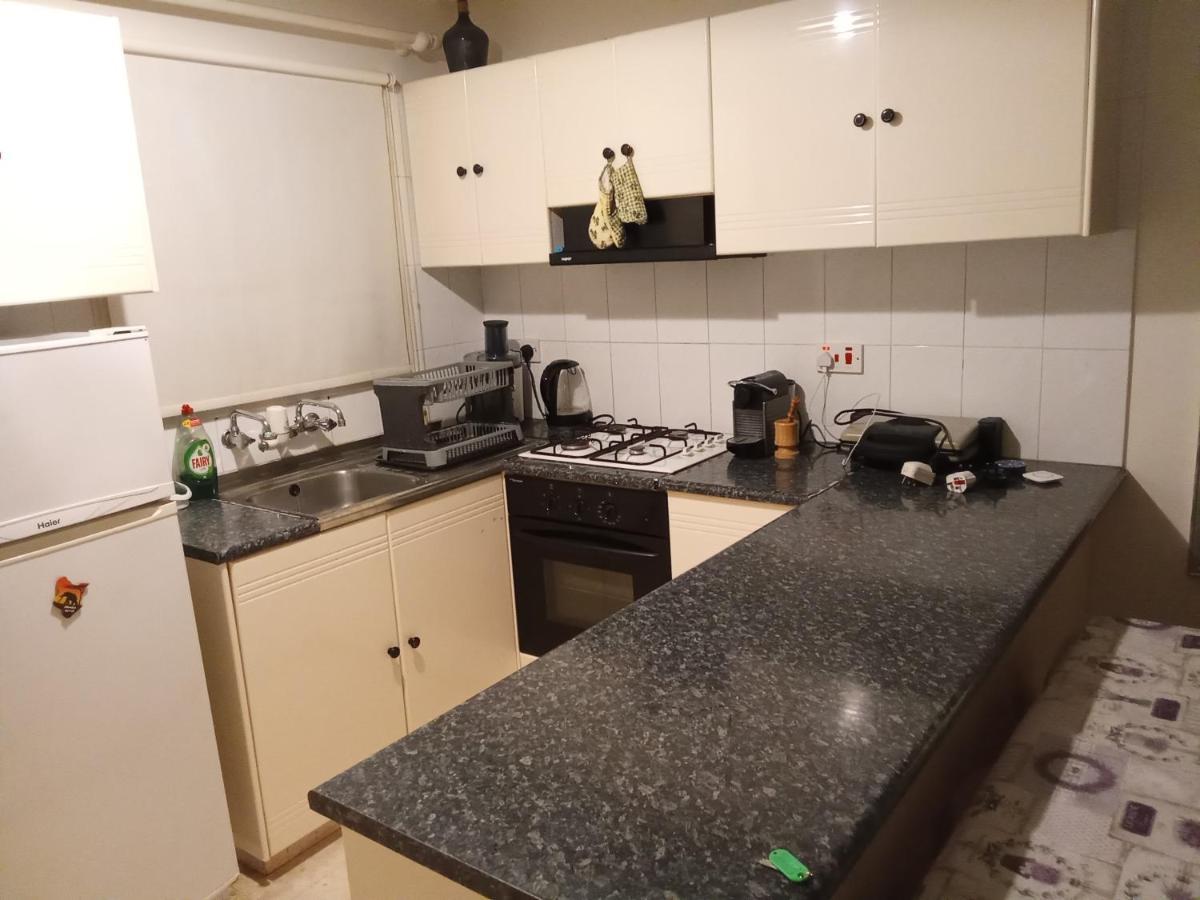 2 Bedroom Apartment In Makenzi 라르나카 외부 사진